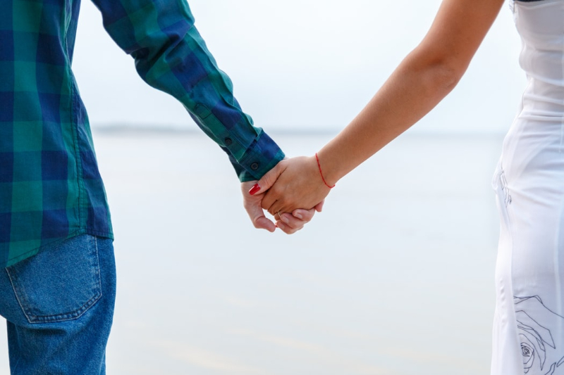 Reč tela žien a 3 signály, že partnerka už loví v inom revíri